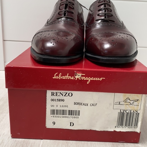 Salvatore Ferragamo Renzo  Leather Wingtip Oxford - Picture 10 of 10